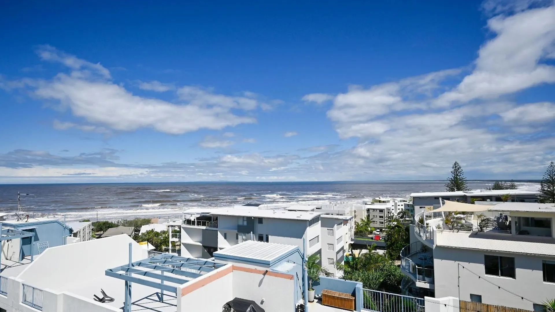 Stylish 2 B/R Kings Beach Apartment 卡伦德拉 0*,